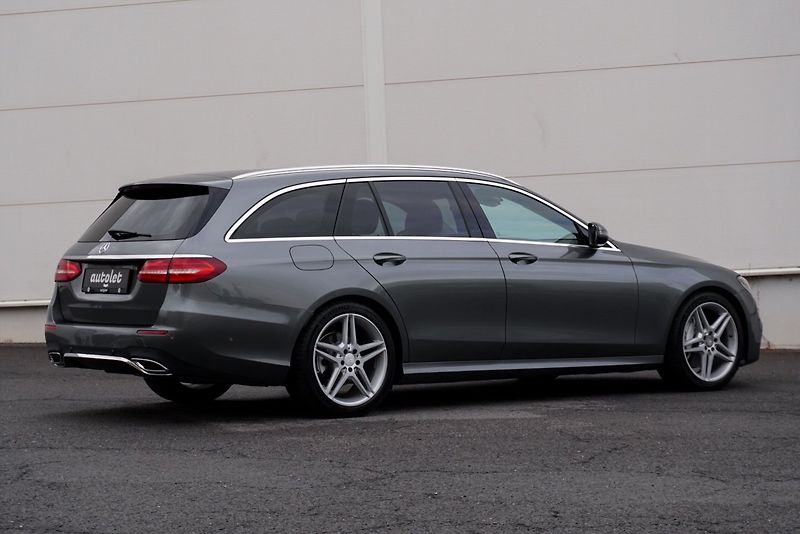 Mercedes-Benz Třídy E E  220 d AMG LINE - fotka 13 z 27