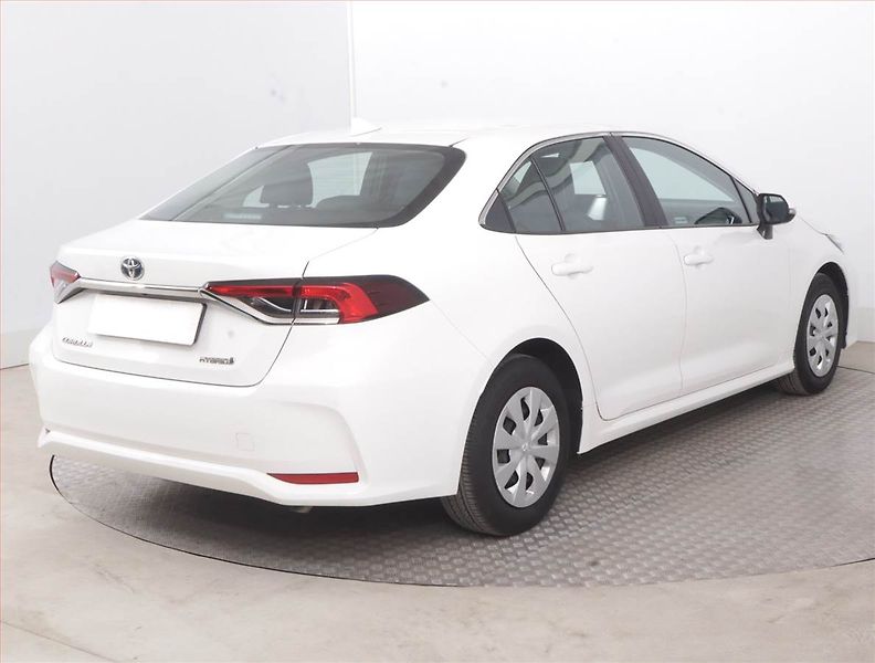 Toyota Corolla (2023) Active 1.8 Hybrid - fotka 5 z 16