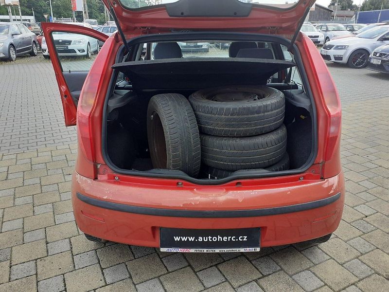 Fiat Punto (2005) 1.2 ČR - fotka 12 z 21