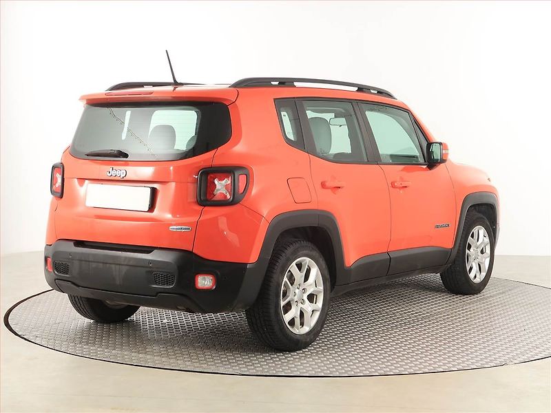 Jeep Renegade (2018) Longitude 1.4 MultiAir - fotka 5 z 18