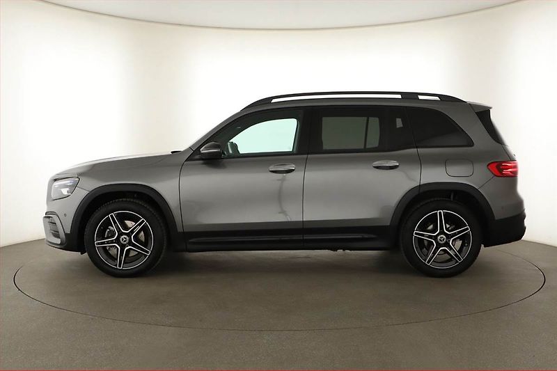 Mercedes-Benz GLB (2025) 200 d 4MATIC, AMG Line - fotka 3 z 20