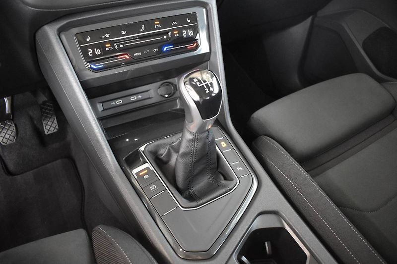 Volkswagen Tiguan (2023) 1.5TSI 110kW,tažné,manuál - fotka 22 z 26