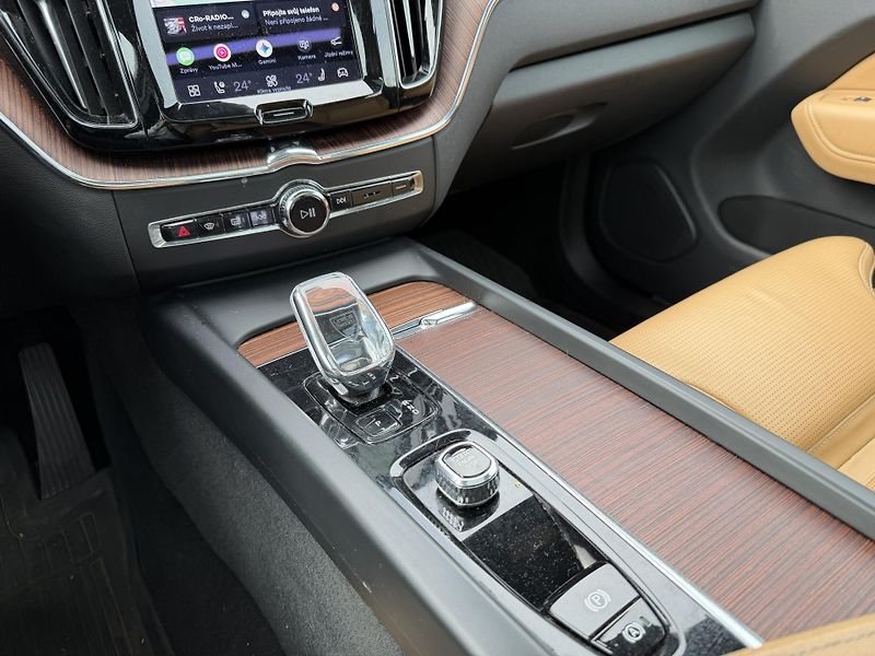 Volvo XC60 (2023) T6 AWD Recharge Plus Bright - fotka 30 z 51