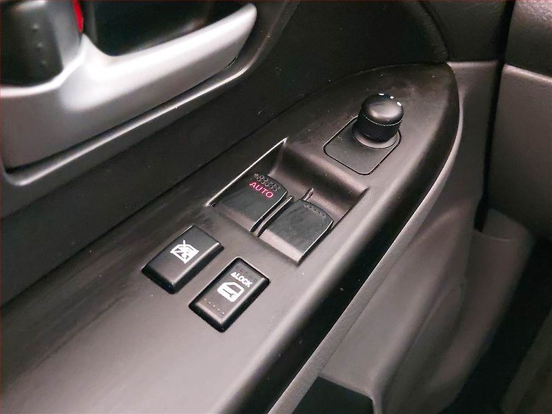 Suzuki SX4 (2010) 1.5 VVT - fotka 16 z 17
