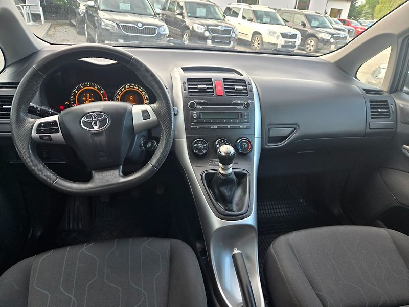 Toyota Auris (2012) 1.4 i Nová STK, 94tis.km - fotka 14 z 20