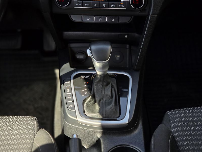 Kia Ceed (2022) 1,5 T-GDI 118kW DCT TOP - fotka 14 z 15