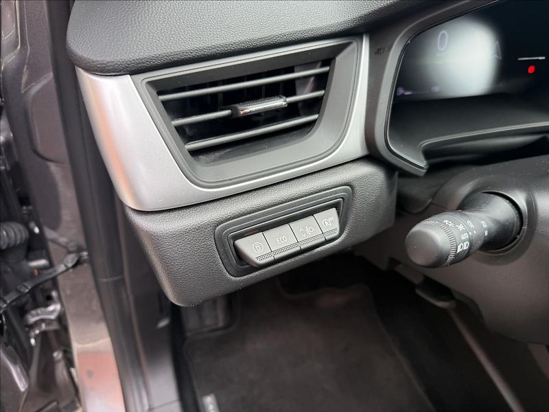Renault Captur 1,0 TCe POŠKOZENÁ PŘEDNÍ ČÁST - fotka 11 z 35