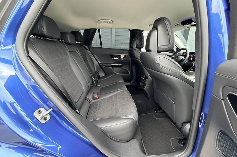 Mercedes-Benz GLC (2024) GLC 220d 4Matic AMG Line - fotka 35 z 93