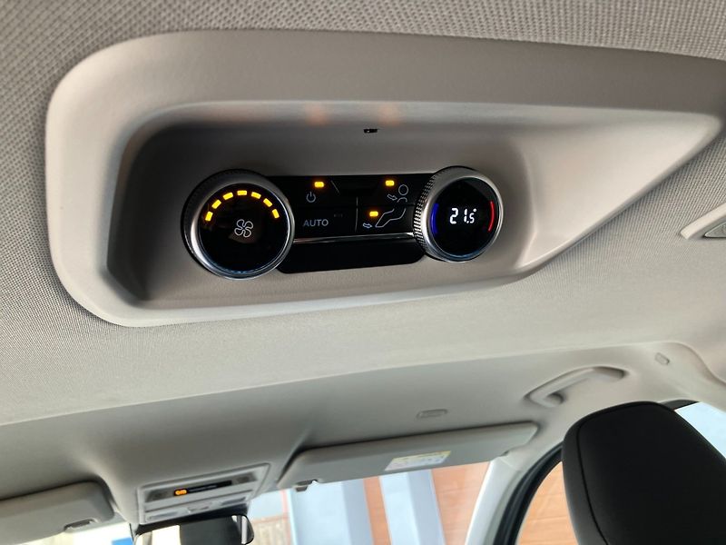 Ford Tourneo Custom (2024) TITANIUM LONG 8-AT AWD - fotka 21 z 24