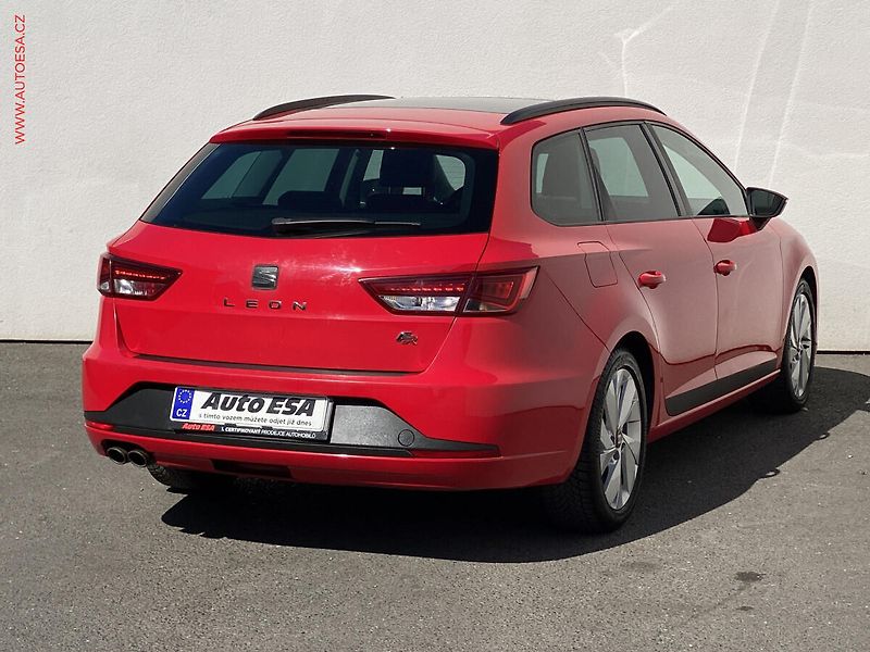 Seat Leon (2014) 2.0 TDi, FR, AT, panorama - fotka 4 z 16