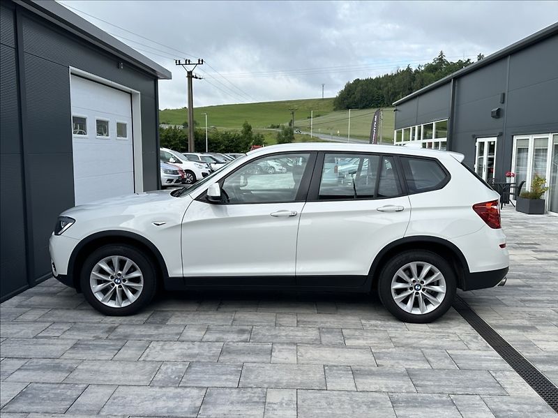 BMW X3 2,0 28i 245PS  Advantage A/T 4 - fotka 11 z 53