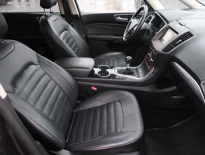Ford Galaxy (2016) 2.0 TDCi, 4X4, 7 míst - fotka 9 z 30