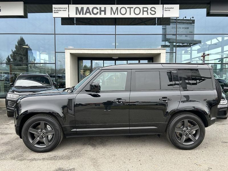 Land Rover Defender 110 D300 X-Dynamic SE - fotka 3 z 18