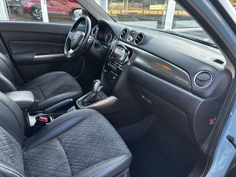 Suzuki Vitara 4x4 automat Elegance - fotka 9 z 14