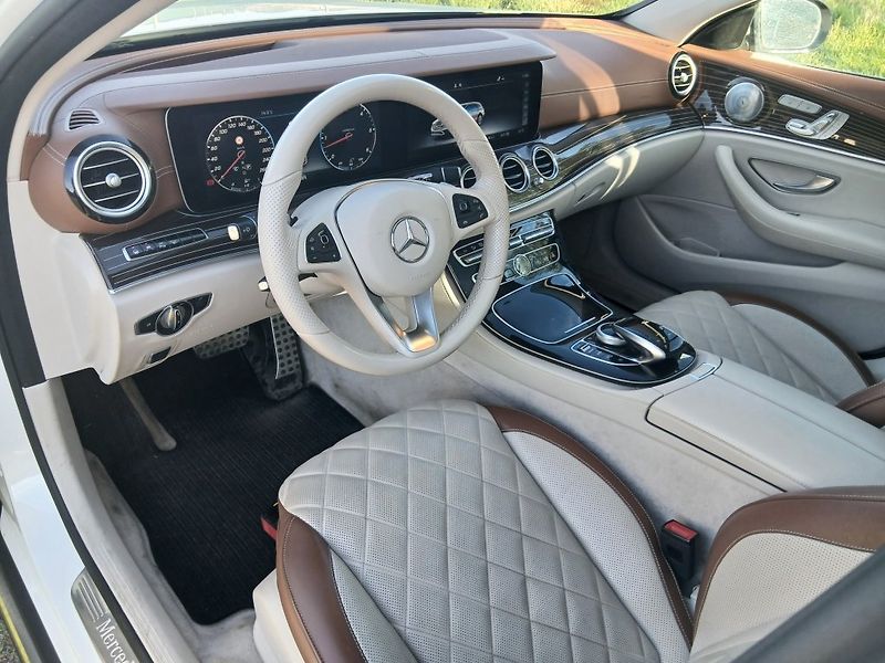 Mercedes-Benz Třídy E 350d All Terrain 190kW Designo - fotka 10 z 20