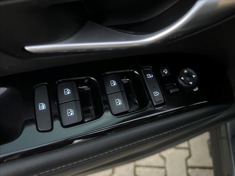 Hyundai Tucson 1,6 D HP 4WD DCT MHEV STY PR C - fotka 16 z 31