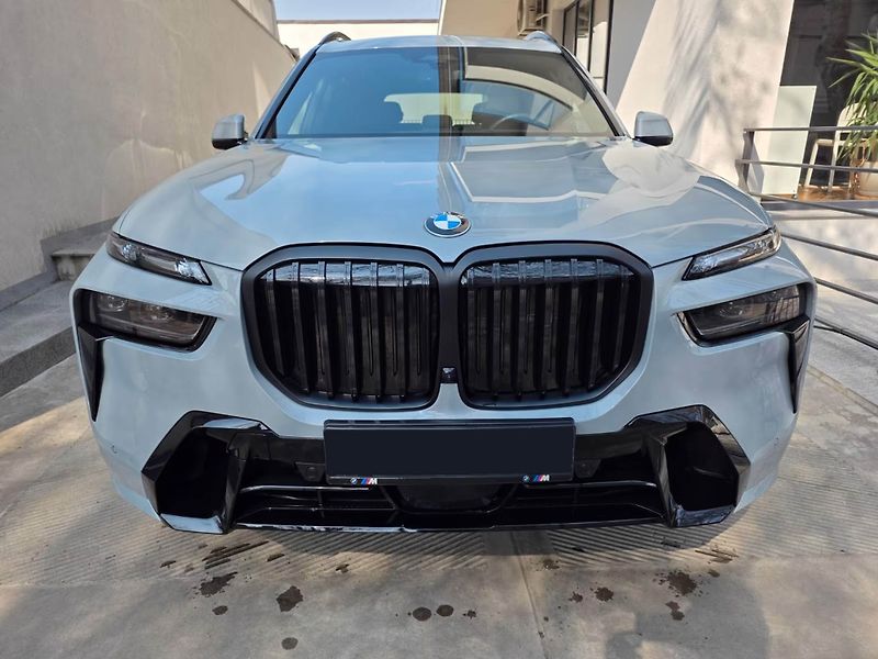 BMW X7 xDrive40d M-Sport 7 míst SkyL - fotka 3 z 22