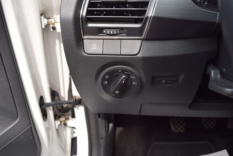 Škoda Fabia (2015) 1.2TSI 66kw STYLE AC TEMPOMAT - fotka 29 z 45