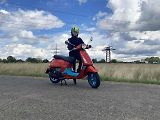 S motorem do 125 ccm ho může řídit každý, kdo má řidičák na auto.