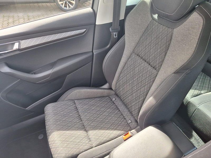 Škoda Karoq (2023) 2.0 TDI / 85 KW / 6MP / STYLE - fotka 23 z 32