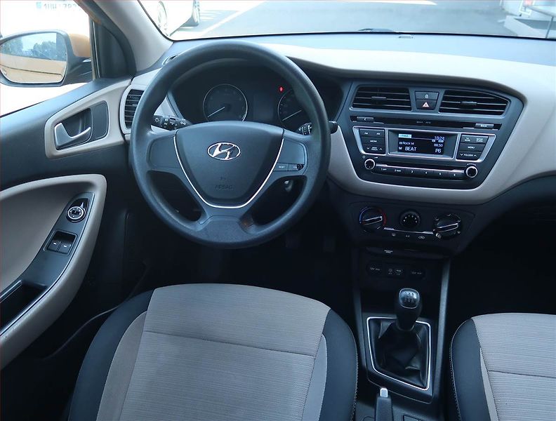 Hyundai i20 (2015) 1.2, Serv.kniha - fotka 7 z 16