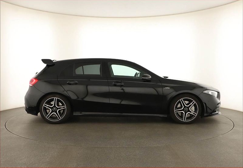 Mercedes-Benz Třídy A (2022) A 35 AMG 4MATIC - fotka 6 z 19