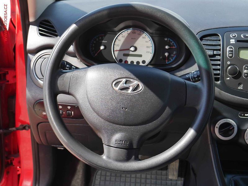 Hyundai i10 (2010) 1.1i, ČR, AC - fotka 12 z 16