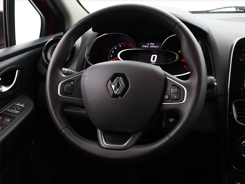 Renault Clio (2019) Limited 0.9 TCe, Serv.kniha - fotka 14 z 18
