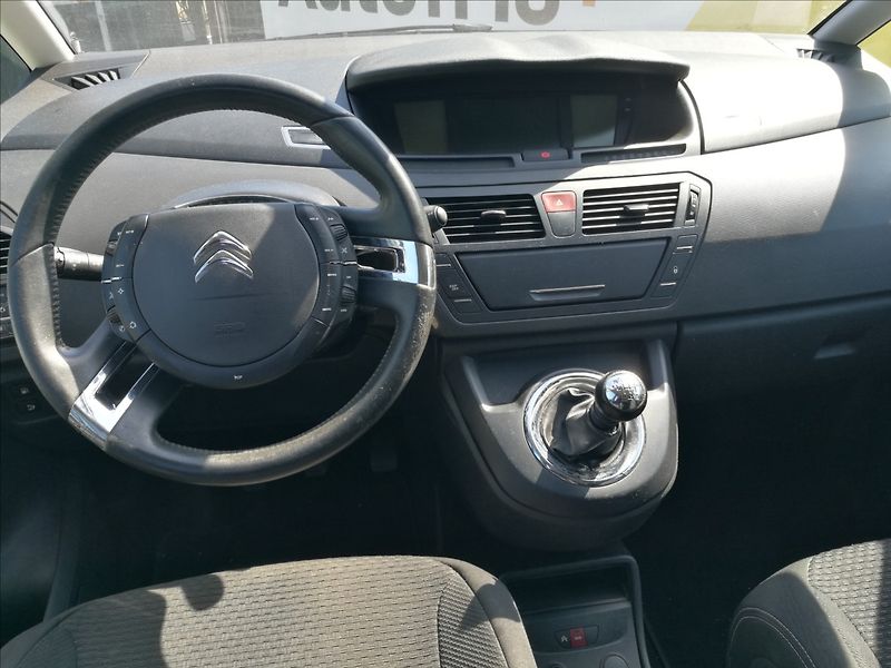 Citroën C4 Picasso 1,6 HDi - fotka 5 z 23