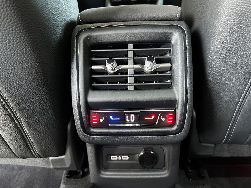 Škoda Kodiaq (2024) SPORTLINE WEBASTO TAŽNÝ DPH - fotka 20 z 37
