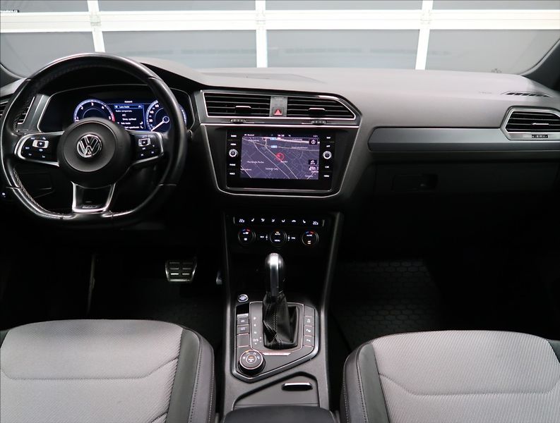 Volkswagen Tiguan 2,0 TDI DSG 4MOTION R-LINE - fotka 10 z 55