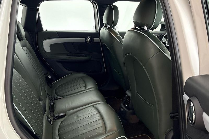 Mini Countryman Cooper - fotka 14 z 15