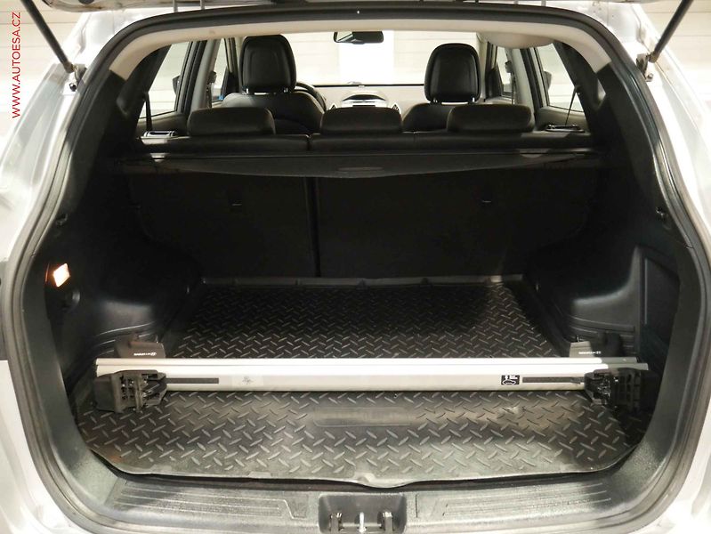Hyundai ix35 (2011) 1.6GDi, ČR, AC, park.čidla - fotka 7 z 18