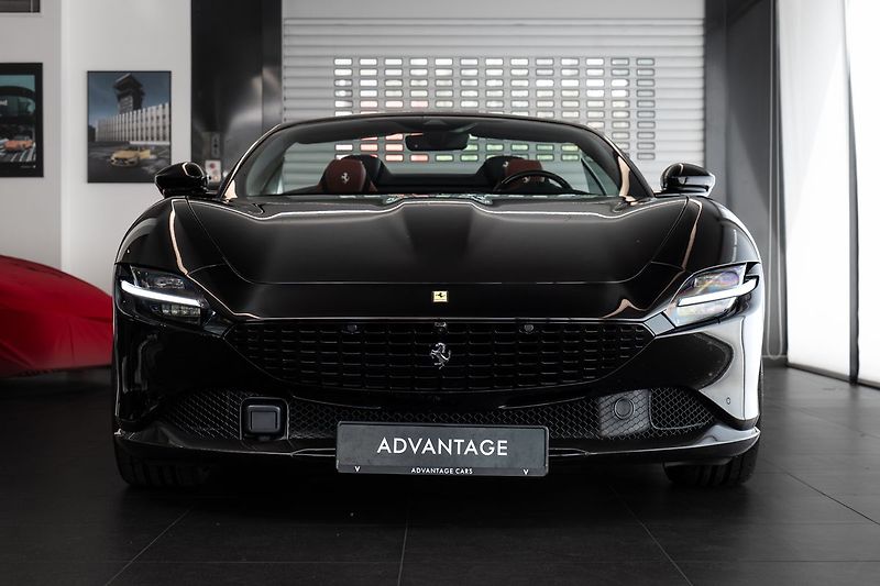 Ferrari Roma Spider /Karbon/NeroPurosangue - fotka 2 z 23