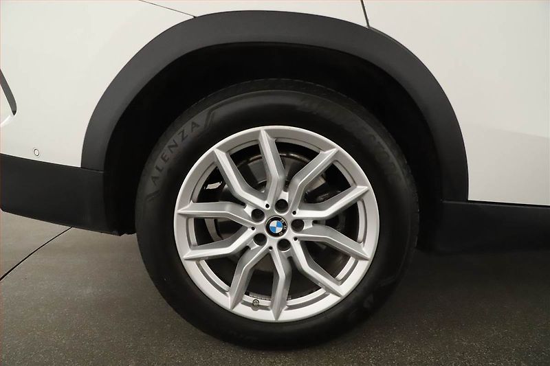 BMW X6 (2021) xDrive40i - fotka 19 z 19