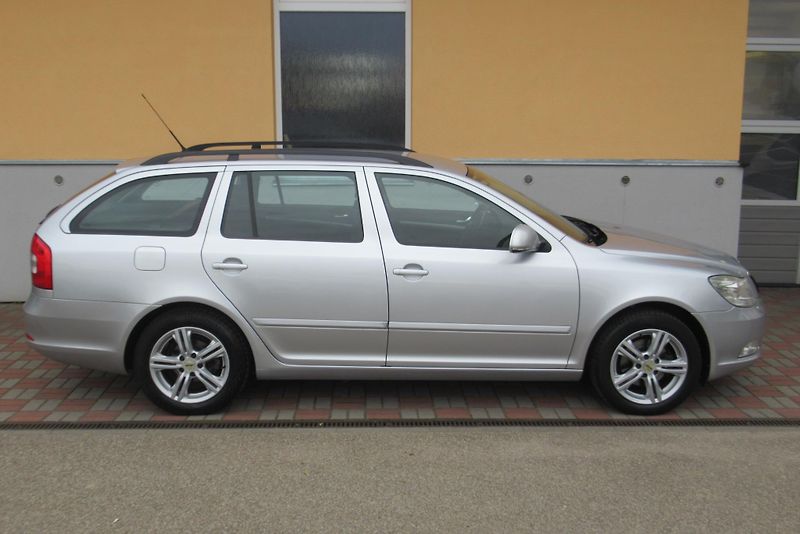 Škoda Octavia 1.2 TSi AUT. KLIMA XENON TAŽNÉ - fotka 3 z 19