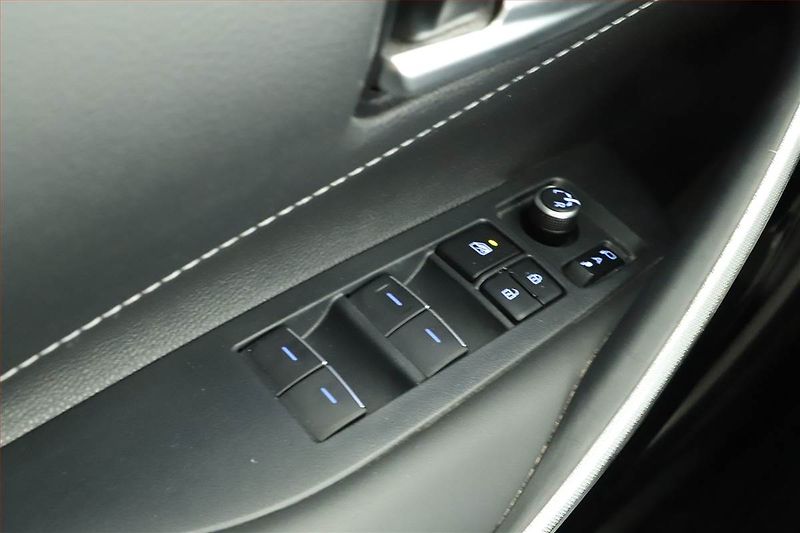 Toyota Corolla (2023) Comfort 1.8 Hybrid - fotka 13 z 16