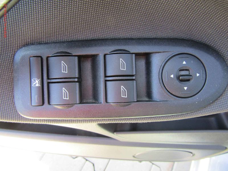 Ford C-MAX (2007) 1.8i, AC - fotka 11 z 15