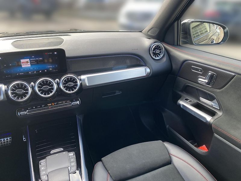 Mercedes-Benz GLB 200d 4M AMG - fotka 11 z 26