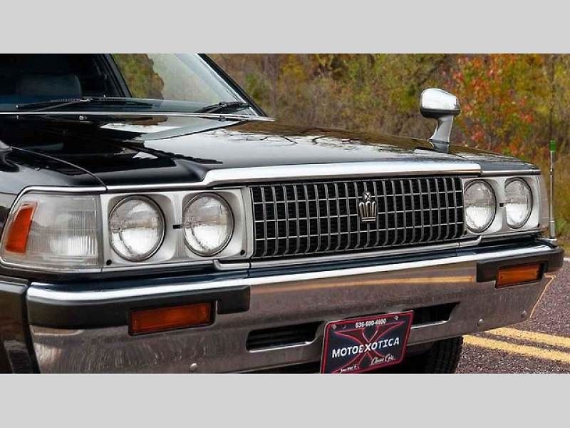 Japonský pohřební vůz Toyota Crown (1991)