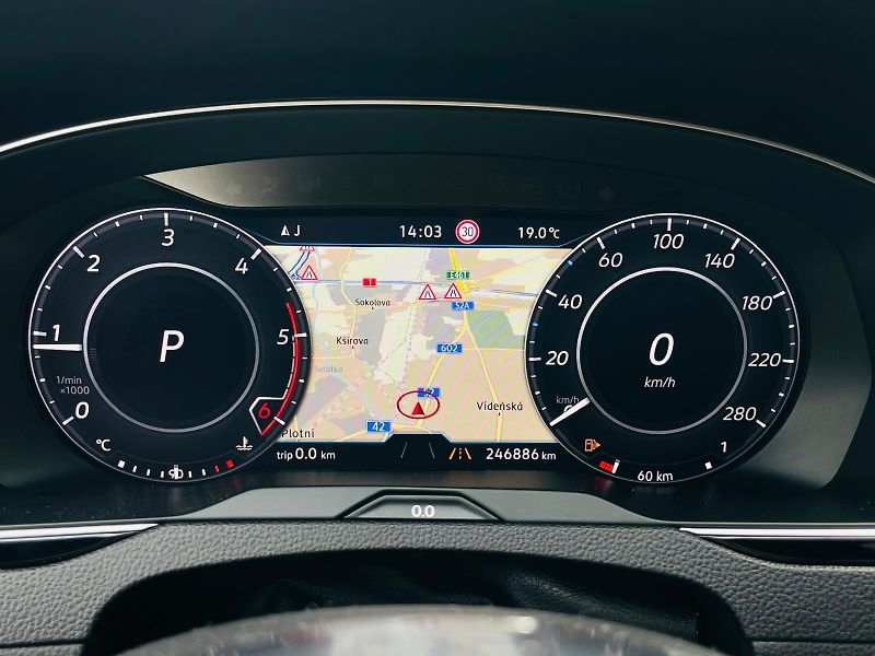 Volkswagen Arteon 2.0TDI 4x4 AUT FULL VÝBAVA ČR - fotka 49 z 59