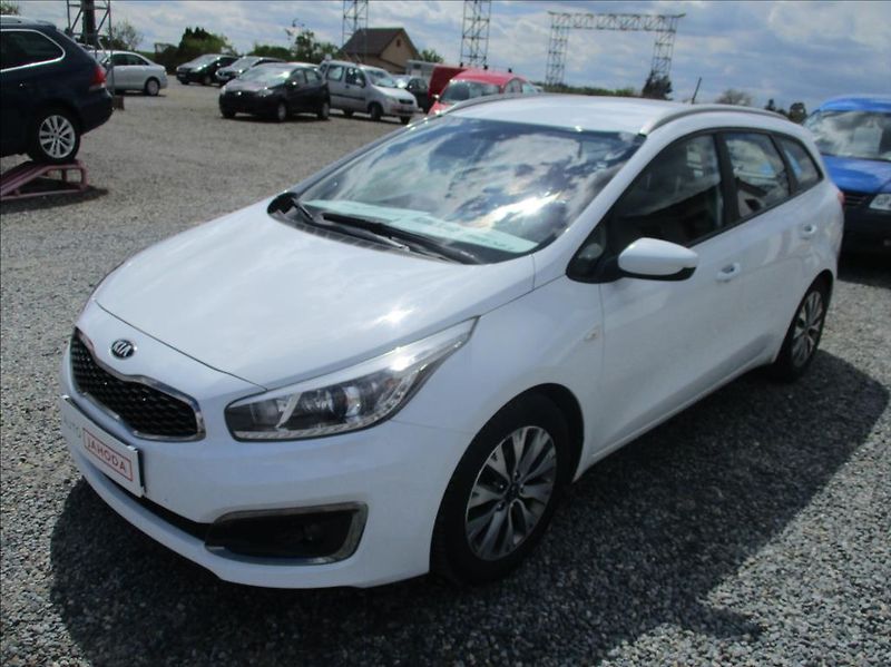 Kia Ceed 1,6 CRDi, klima,servis,DPH,CZ, - fotka 3 z 40