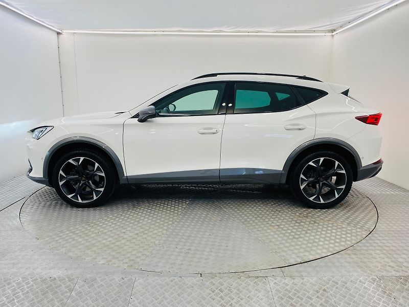 Cupra Formentor 1,5 1,5TSI 110kW DSG - fotka 3 z 23