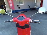 Vespa Primavera 125 3V ABS (2026) E5+ RED FL26  (příslušenství - náhled 9