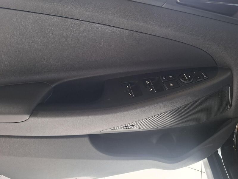 Hyundai Tucson 1.6 T-GDi  130KW 4x4 N-line 20 - fotka 10 z 15