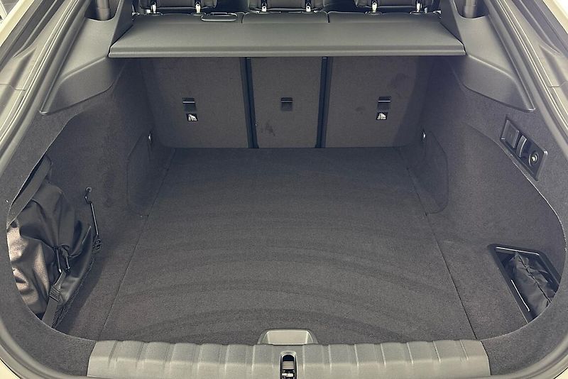 BMW i4 xDrive40 - fotka 17 z 19