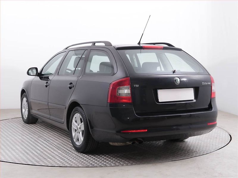Škoda Octavia (2010) 1.4 TSI, Serv.kniha, Tempomat - fotka 4 z 16