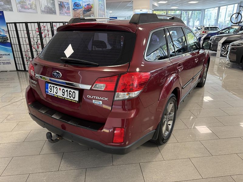 Subaru Outback 2.0D Comfort Cross Line CVT,CZ - fotka 5 z 50