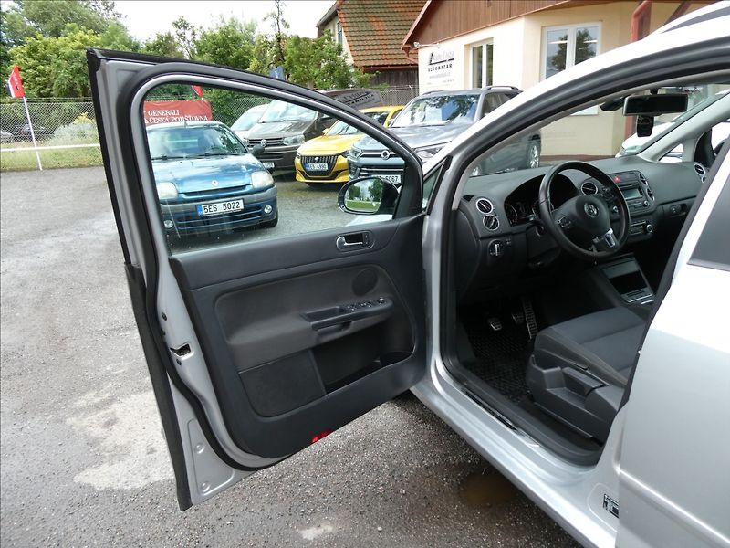 Volkswagen Golf Plus 1,2 TSi 77kW,STYLE,po servise - fotka 18 z 39