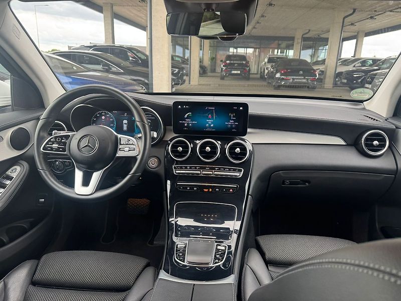 Mercedes-Benz GLC 220d 4MATIC - fotka 11 z 21